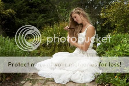girlalone0022.jpg